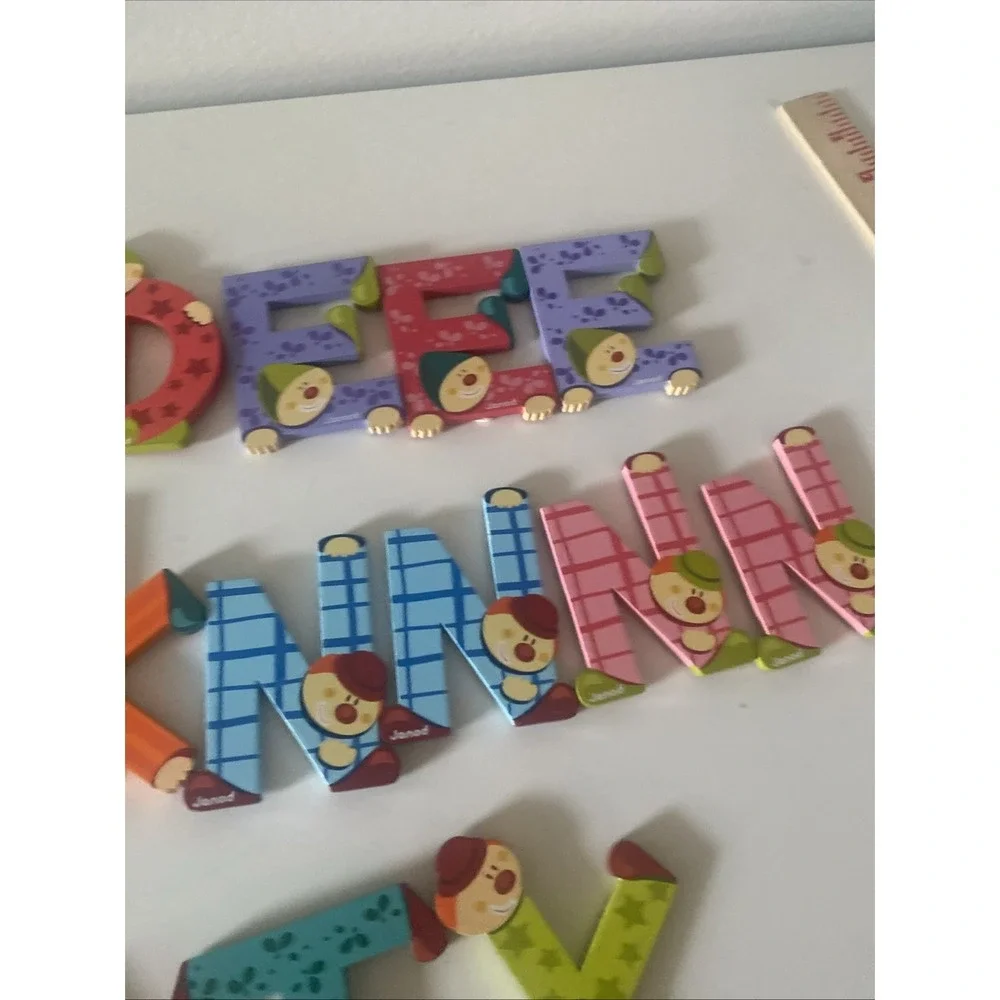 Jonad 21 Letters Wooden Sellout Assorted Alphabet Clown Letters